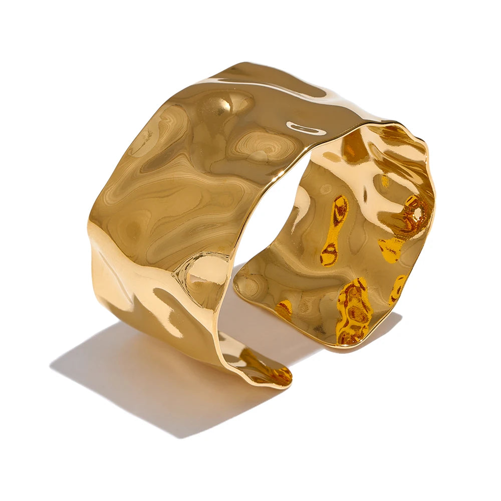 Elysia Cuff